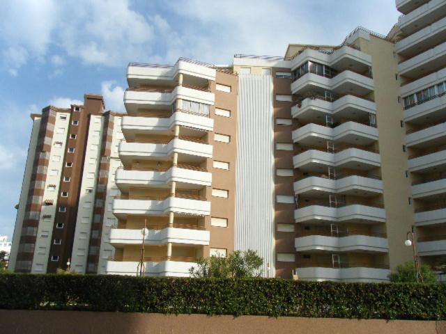 Apartamentos Marblau Varios 1, 2 Y 3 Dormitorios - Julio Y Agosto Solo Familias Playa de Gandia Extérieur photo